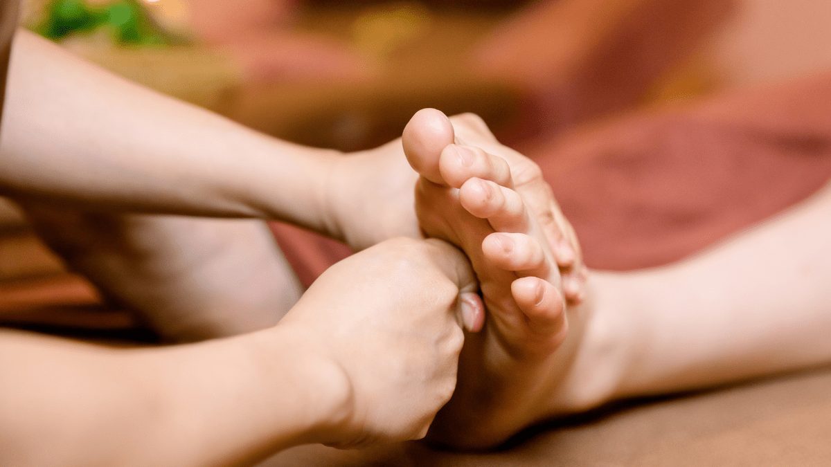 Foot massage at Chua Da Nang Spa.