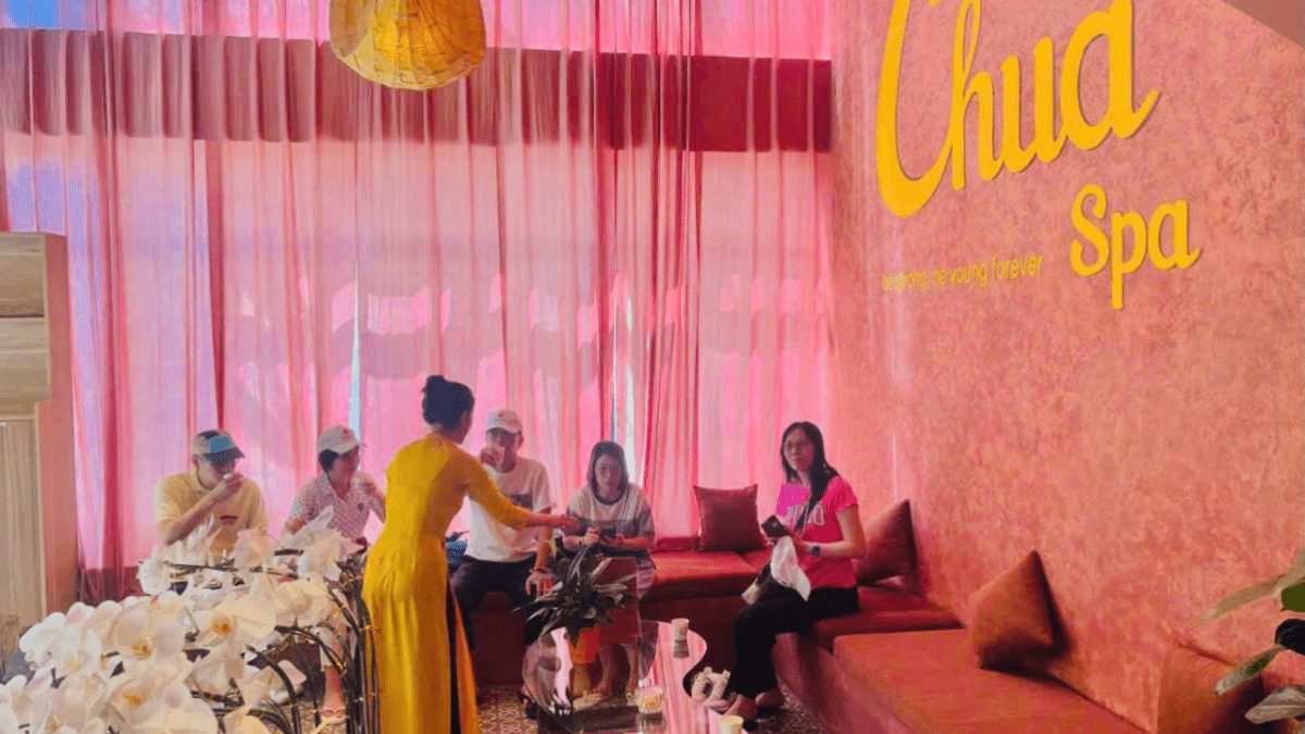 Chua Spa phục hồi năng lượng cho khách du lịch quốc tế với trải nghiệm tuyệt vời.